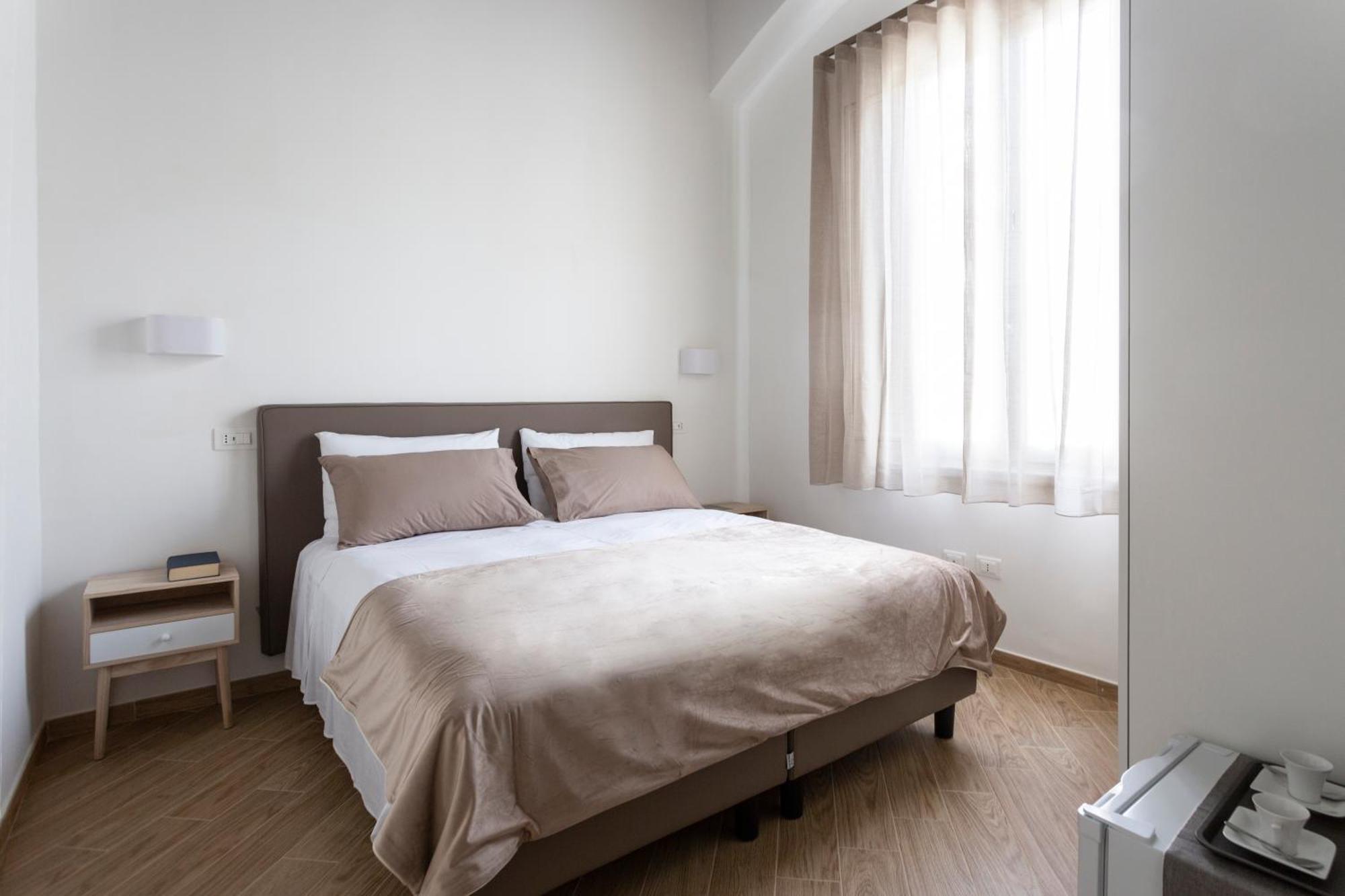 Residenza 33 Hotel Наполи Екстериор снимка