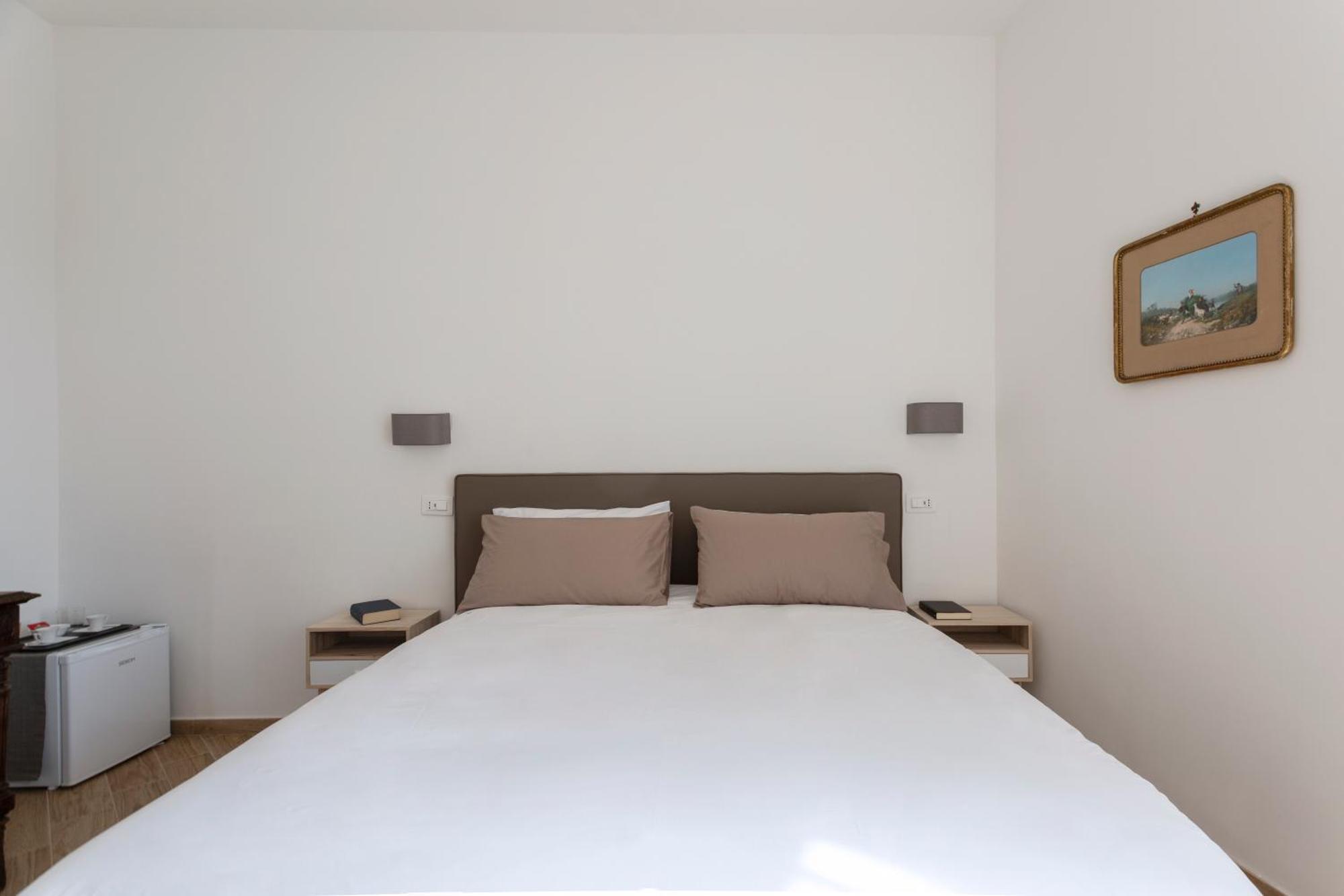 Residenza 33 Hotel Наполи Екстериор снимка