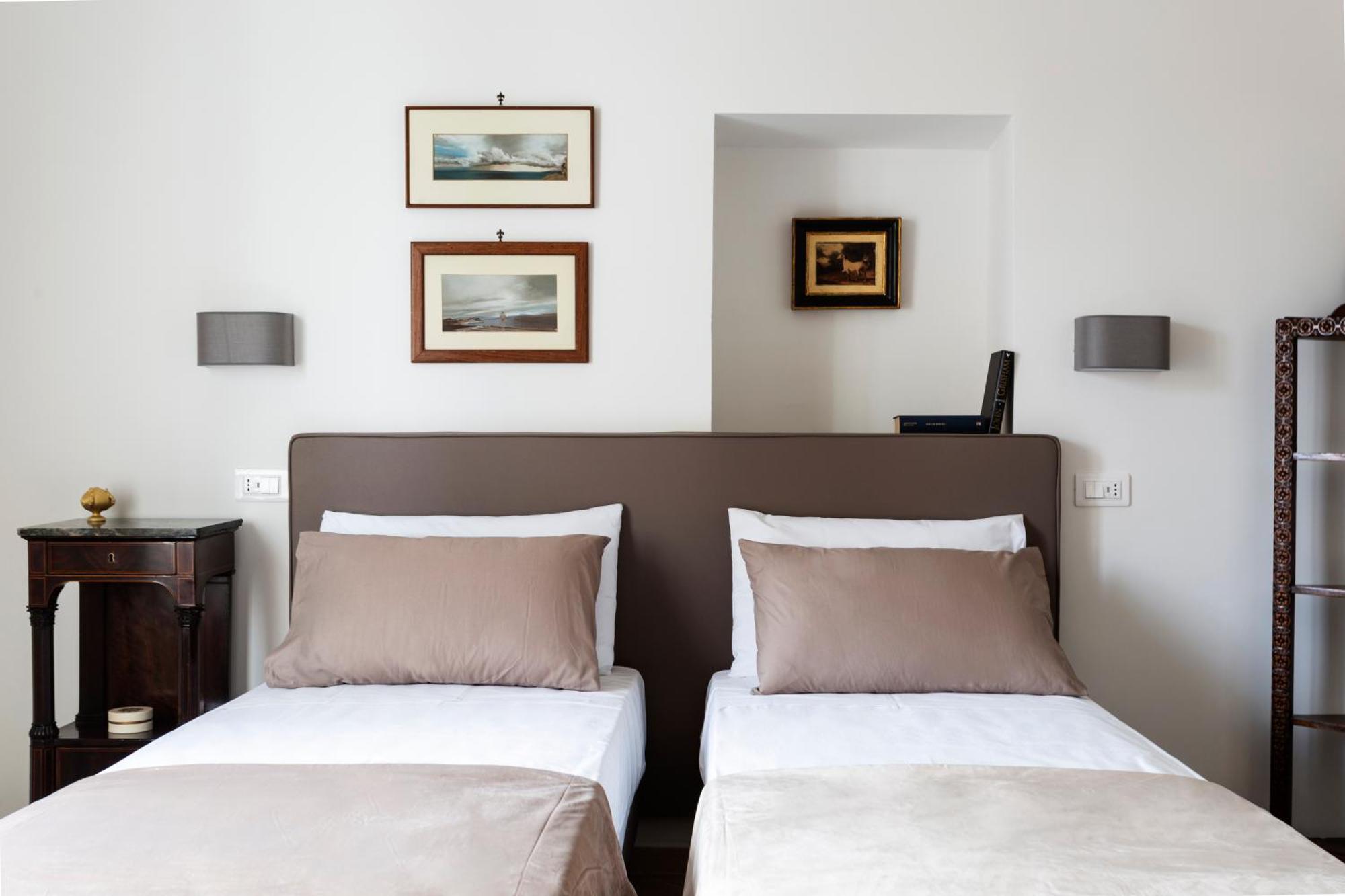 Residenza 33 Hotel Наполи Екстериор снимка