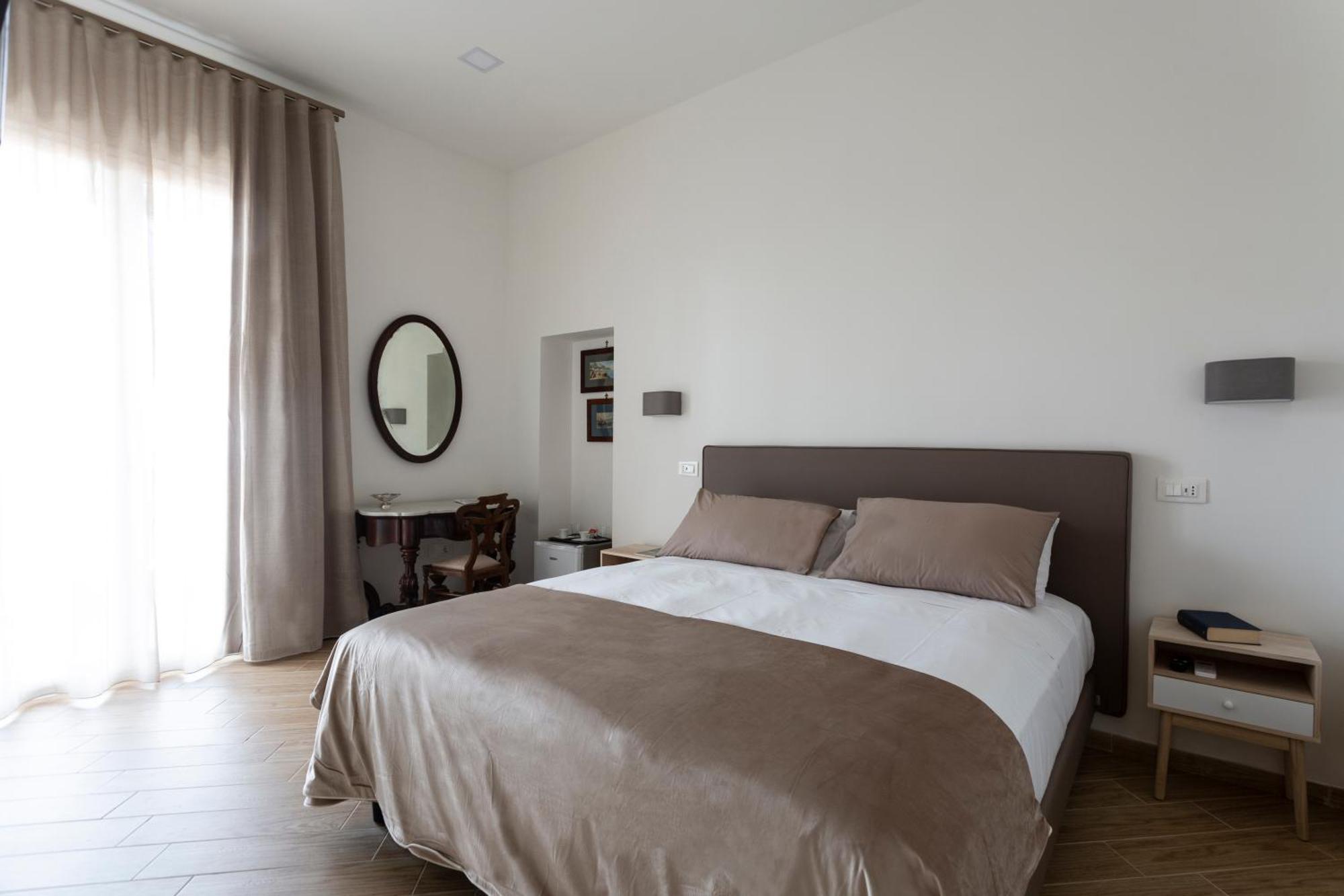 Residenza 33 Hotel Наполи Екстериор снимка