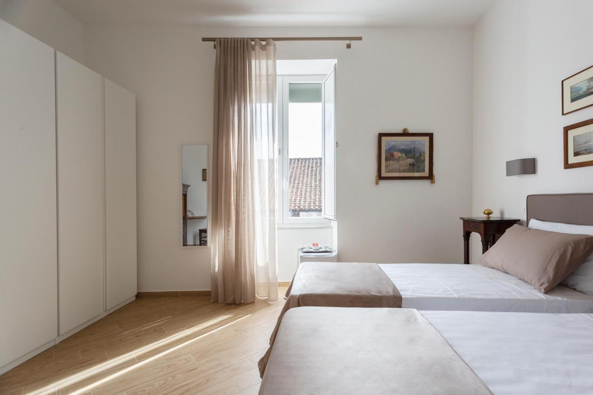 Residenza 33 Hotel Наполи Екстериор снимка