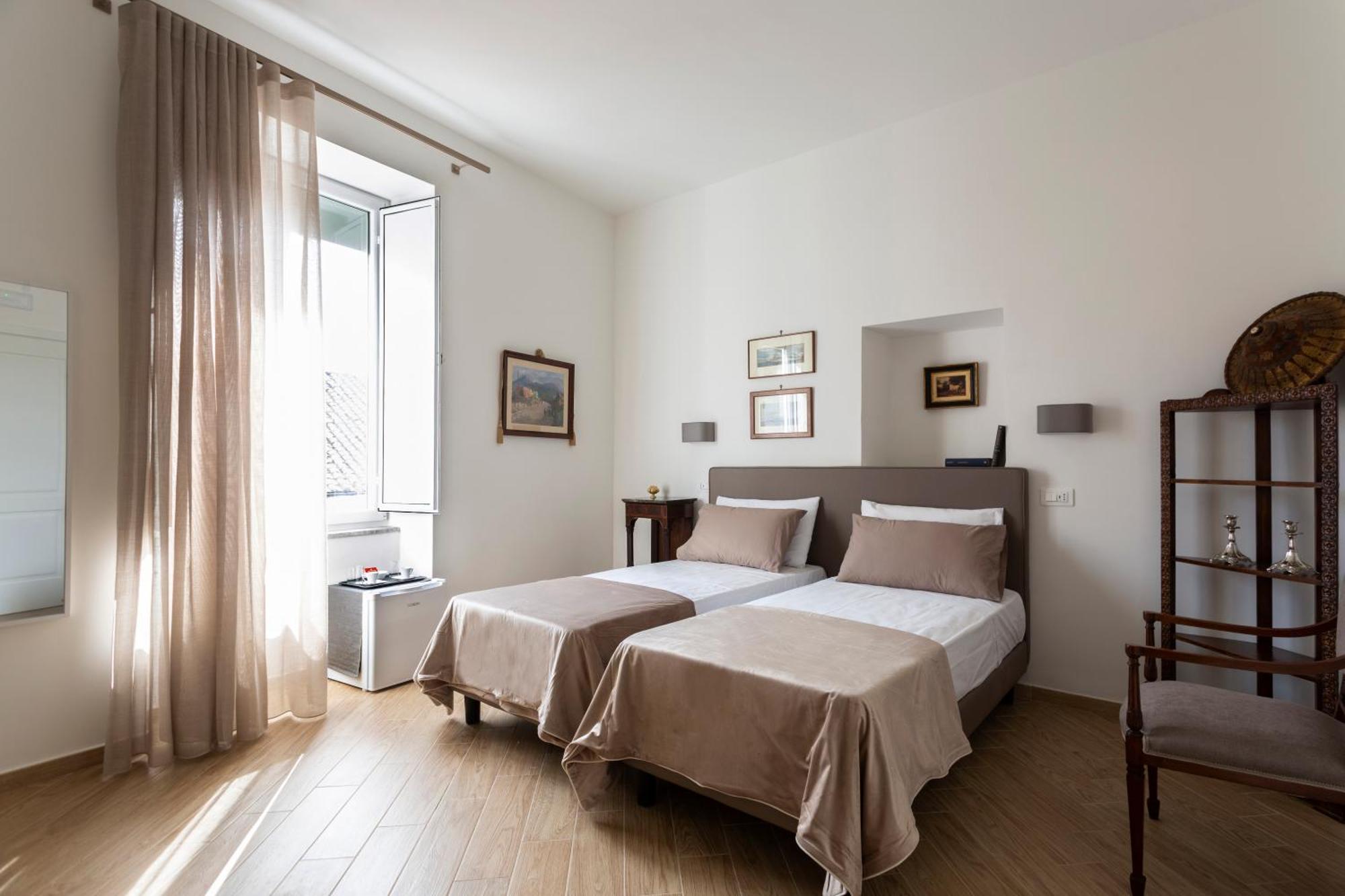 Residenza 33 Hotel Наполи Екстериор снимка